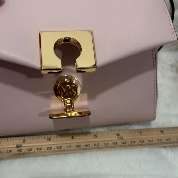 Michael Kors Light Pink Clutch with Gold Chain - Picture 5 of 10